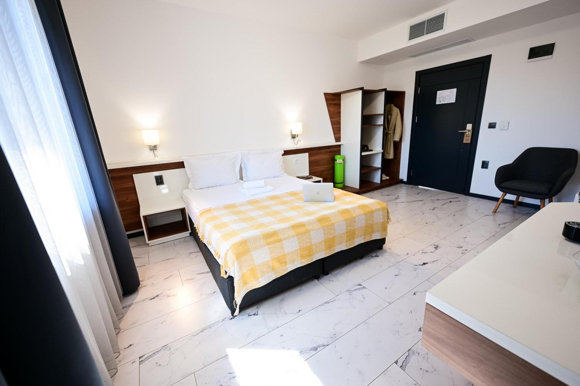 Rubo Hotel Σούμεν Εξωτερικό φωτογραφία